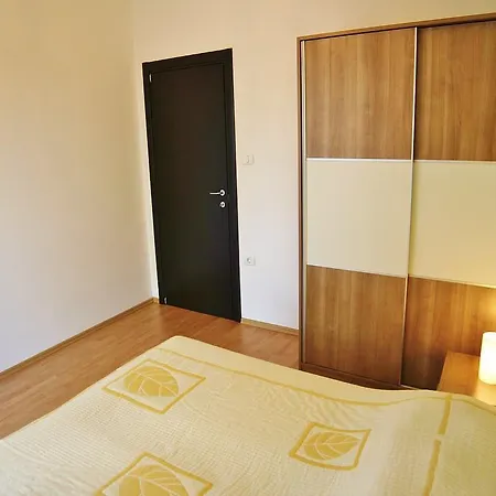 公寓 Apartments Karlo & Jakov 普拉