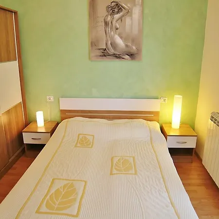 公寓 Apartments Karlo & Jakov