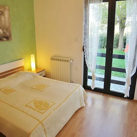 Apartments Karlo & Jakov 公寓